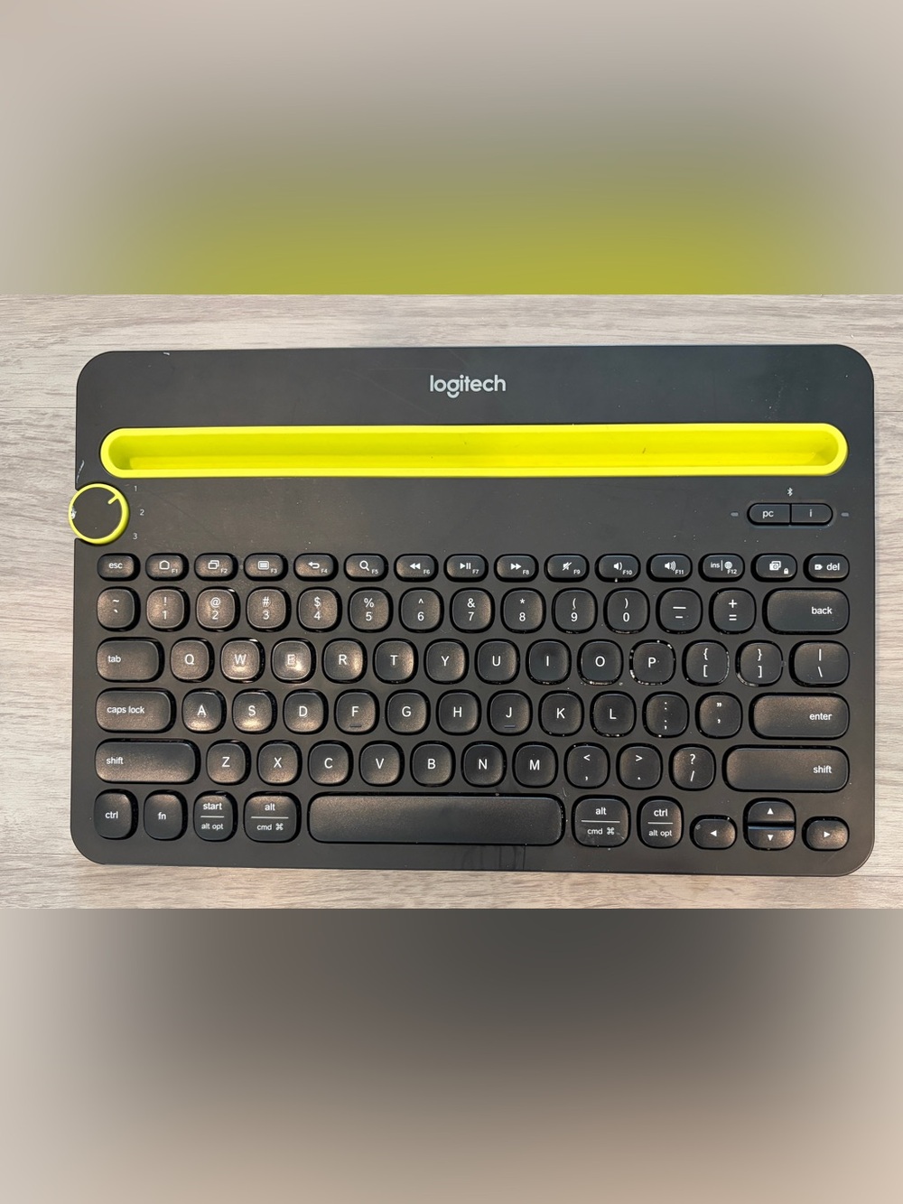 Logitech K480 Bluetooth Multi-Device Keyboard Black Yellow